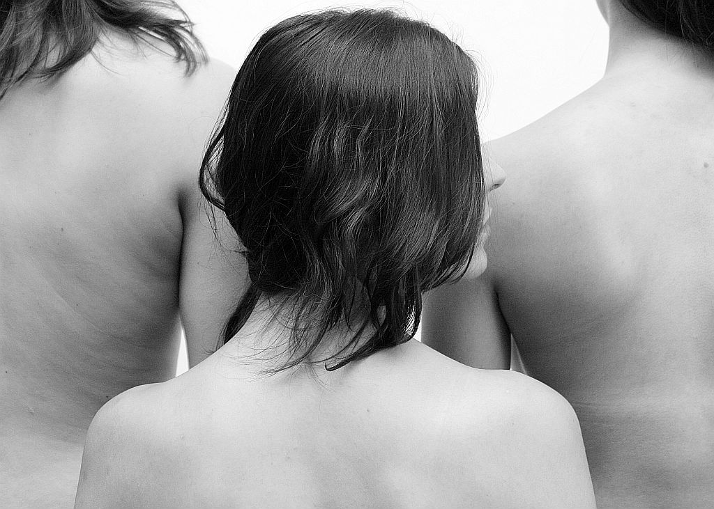 As bailarinas de We Cage: Mariana Batista, Viviane Mortean e Isabela Schwab | Fotos: Elenize Dezgeniski