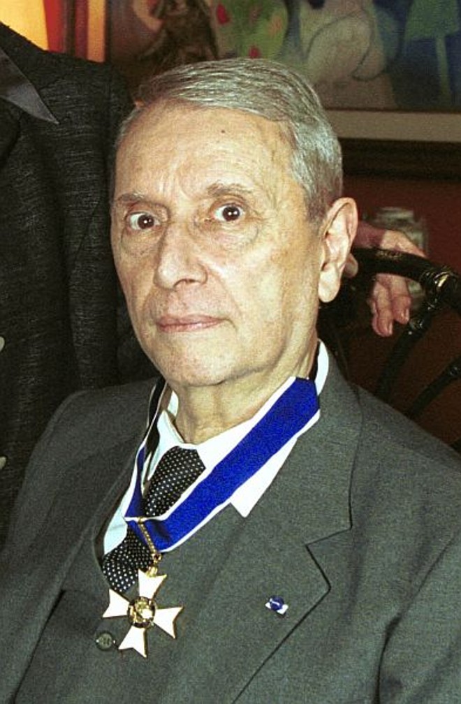 Wilson Martins é homenageado e recebe o grau de Comendador da Ordem Nacional do Rio Branco, dada pelo Governo Brasileiro |