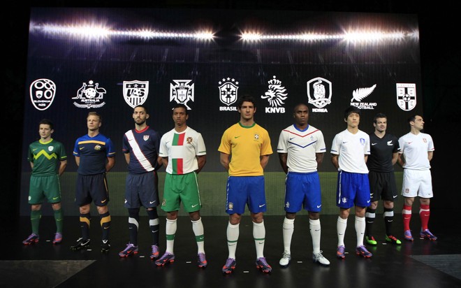 Robert Koren (Eslovênia), Vince Grella (Austrália), Clint Dempsey (Estados Unidos), Nani (Portugal), Alexandre Pato (Brasil), Edson Braafheid (Holanda), Chung-Yong Lee (Coréia do Sul), Ryan Nelson (Nova Zelândia) e Nenad Milijas (Sérvia) |