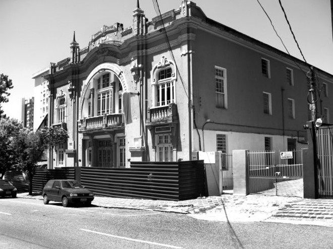 Sociedade Operária do Batel, onde se realizavam grandes bailes de carnaval |