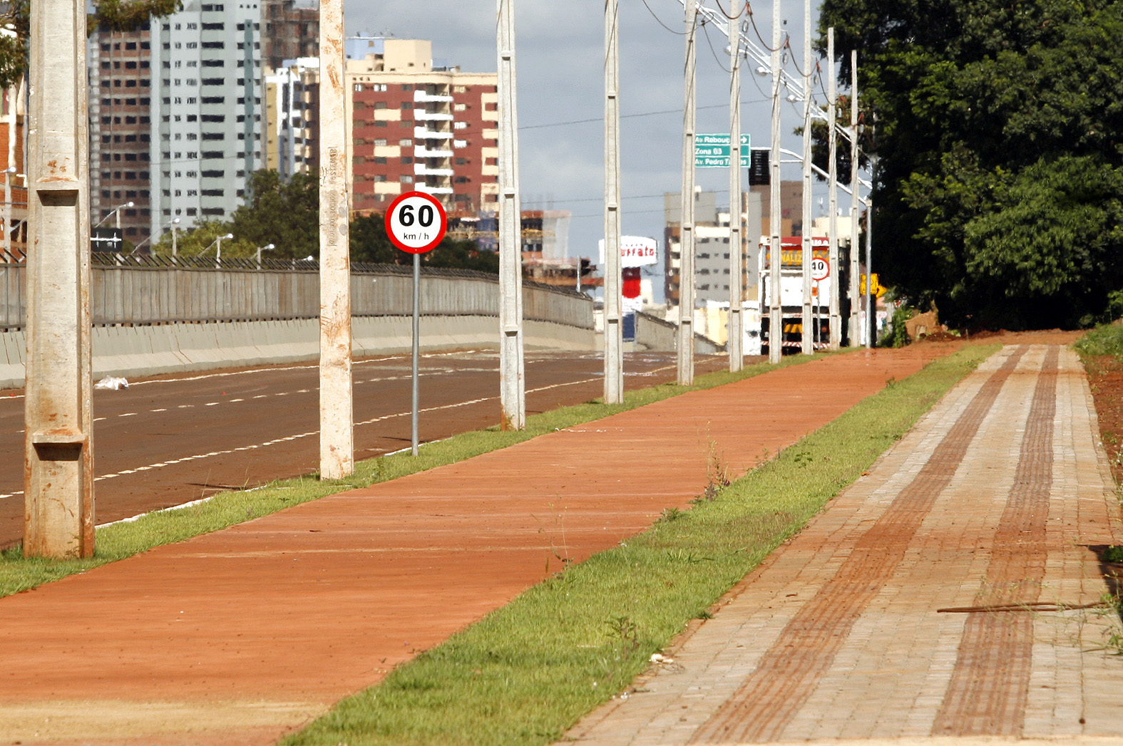 A via conta com 1,8 quilômetro de extensão e três metros de largura | André Renato/PMM
