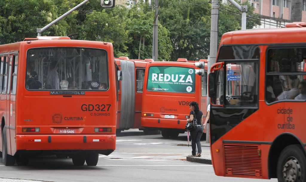 Vereadores veem objetivo político na manutenção da passagem a R$ 1,90 até 2009 | Rodolfo Buhrer/Gazeta do Povo