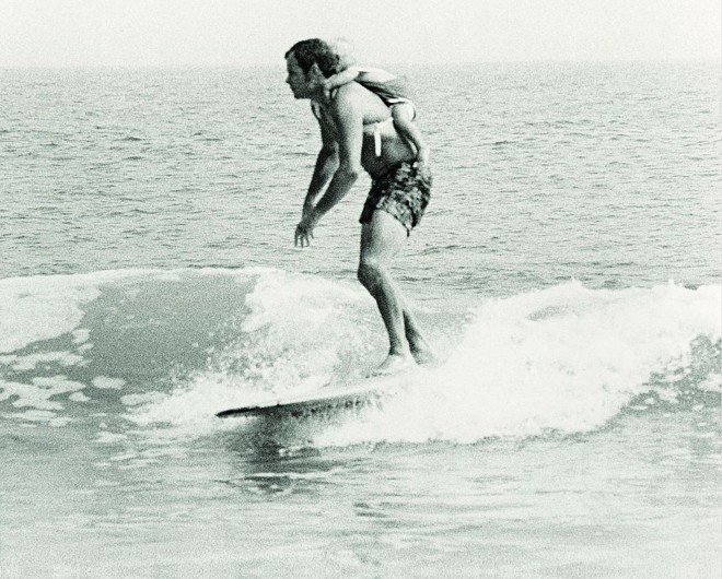 Ollestad amarrado às costas do pai: 