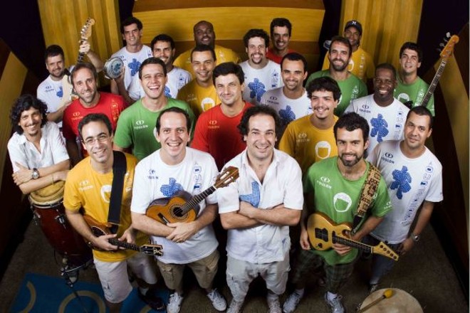 Integrantes do Monobloco: show explosivo e contagiante é característica do grupo, que começou ministrando oficinas de percussão |