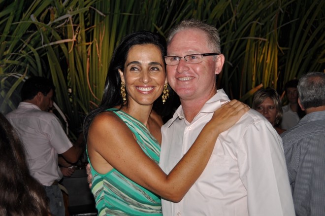 Depois de conferir o coquetel de lançamento do 4º Paraná Business Collection, no Taboo Lounge, anteontem, a empresária Irit Czerny, que comanda a grife Lafort, comemorou aniversário em família no Aire Restaurante, em festa surpresa organizada pelo marido Jaime Zugman |