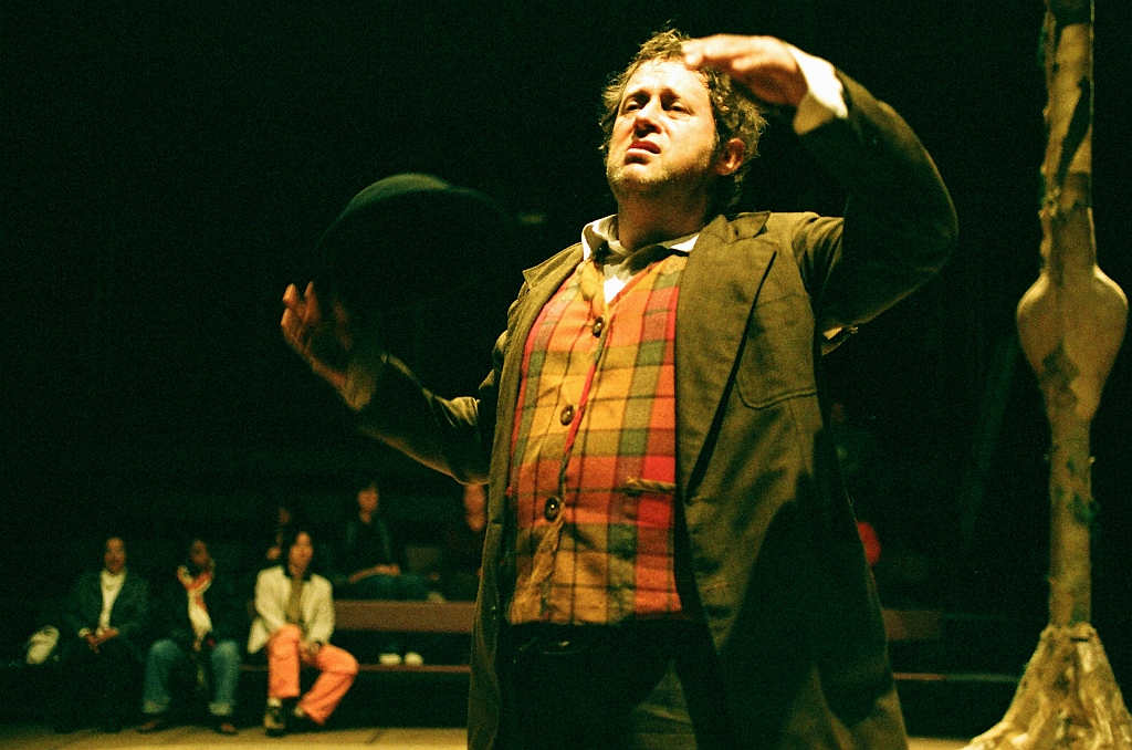 O que me interessa é sair do aspecto espetacular do teatro e chegar a questões mais humanas. Mauro Zanatta, ator | Milla Jung/Divulgação