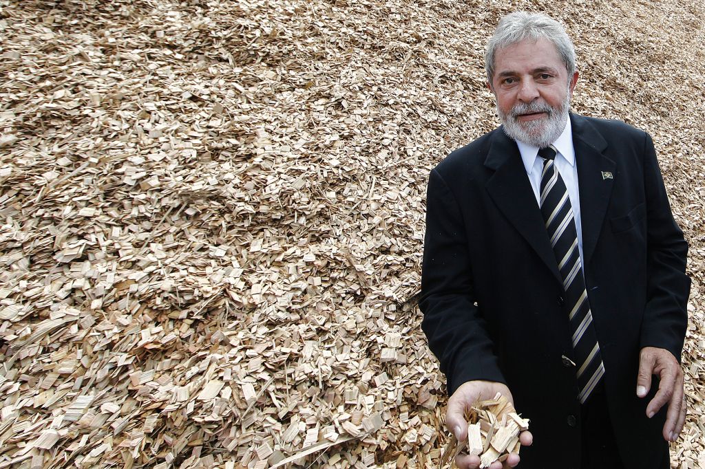 Lula, em visita a fábrica de celulose, negou que informações privilegiadas sobre a Telebrás tenham sido vazadas pelo governo | Ricardo Stuckert/ABr