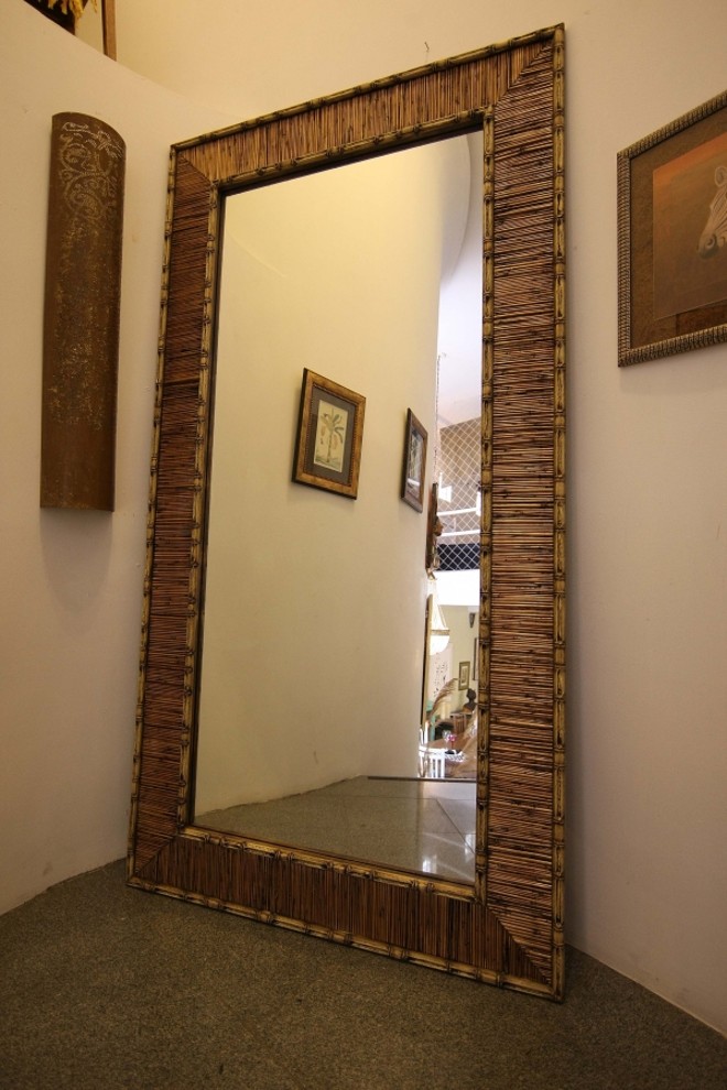 Espelho do Depósito Santa Clara. Preço: R$ 2 mil (na promoção) |