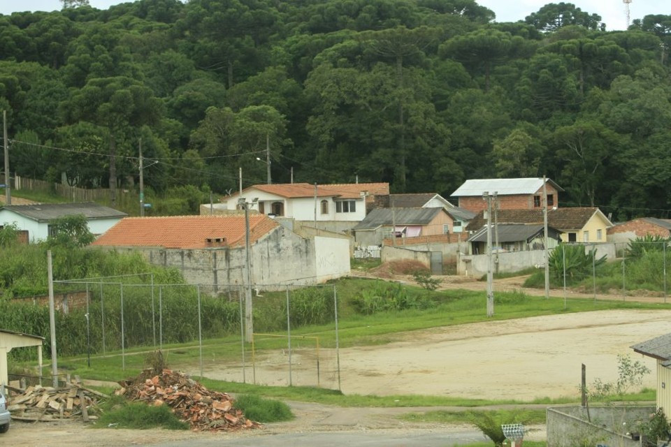 Favelinha da Barreirinha: surgida há cinco anos, ocupação é desafio para autoridades | Antonio Costa/Gazeta do Povo