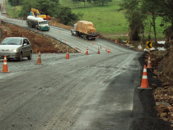Tráfego de veículos nas rodovias PR-239 e PR-151 já foi liberado |