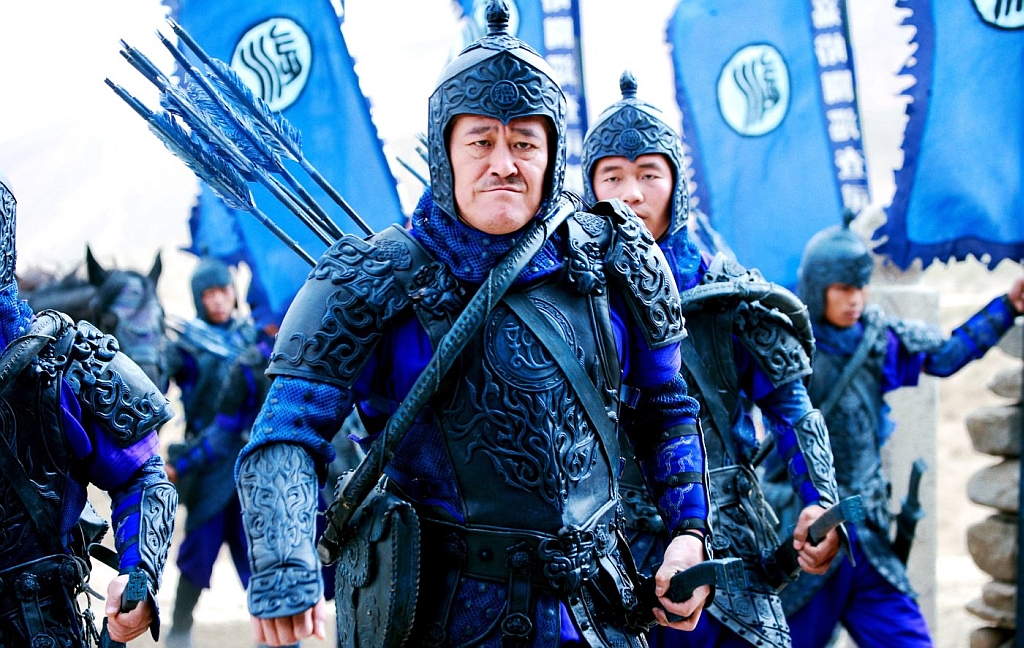 Ação do longa-metragem de Zhang Yimou é transposta para a época imperial: cores são fundamentais |