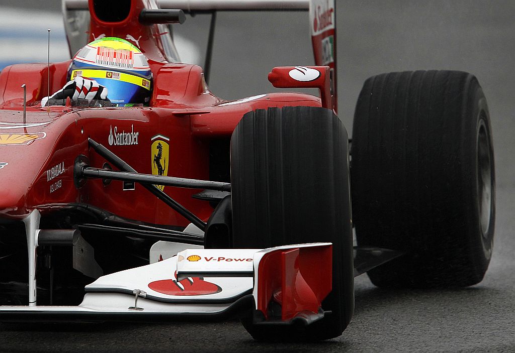 Para Felipe Massa, testes sob chuva e baixa temperatura têm sido inúteis | Marcelo Del Pozo/Reuters