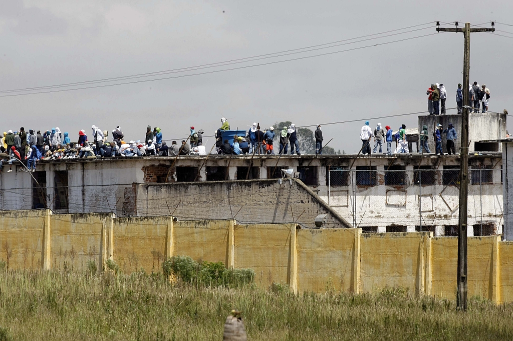 A Penitenciária Central do Estado ficou 18 horas sob o comando dos presos rebelados: execuções brutais | Aniele Nascimento/Gazeta do Povo