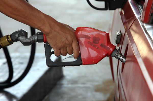 Com redução na mistura de álcool, aumento da gasolina tende a chegar ao consumidor nos próximos dias | Hedeso Alves/ Gazeta do Povo