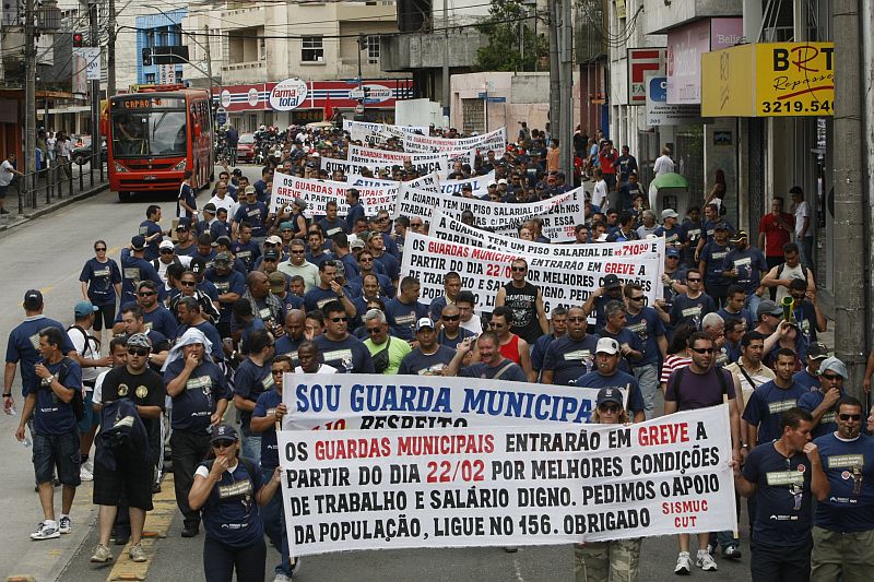 Guardas prometem continuar com suas manifestações na quinta-feira (25) | Marcelo Elias/Agência de Notícias Gazeta do Povo