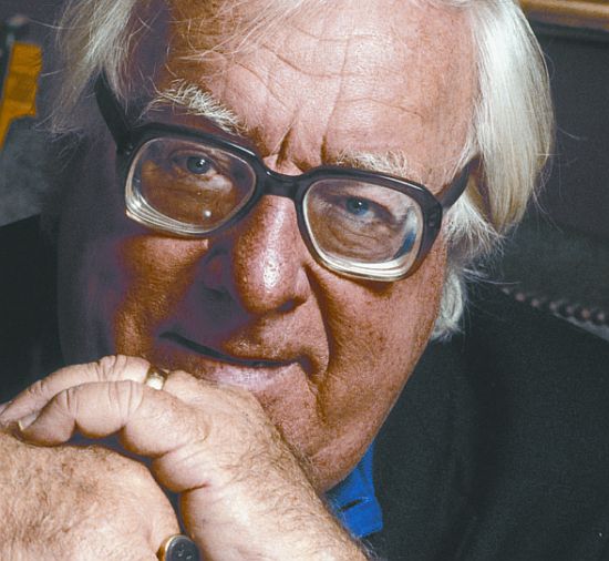 Foram as bibliotecas que me criaram. Não acredito em faculdade ou universidade. Acredito em bibliotecas porque a maioria dos alunos não tem dinheiro. | Divulgação