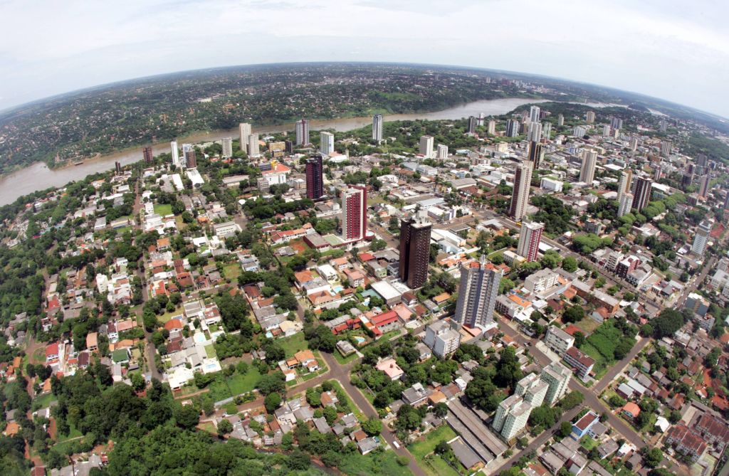 Depois de crescer (e sofrer) com os ciclos econômicos provocados pela construção de Itaipu e pelo trânsito de sacoleiros, cidade do extremo Oeste paranaense esbanja otimismo com a expansão do ensino superior | Fotos: Christian Rizzi/ Gazeta do Povo