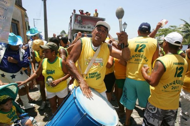 Percussionista -Aimé Vieira Fortes nem lembra quando foi que desfilou pela primeira vez. 