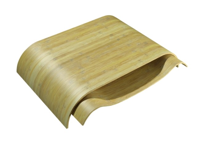 Mesa de centro Jabuti, da Oré Brasil. Tampo de bambu multilaminado e base de pinus revestido com bambu. Preço na Kraft: R$ 3.023 |
