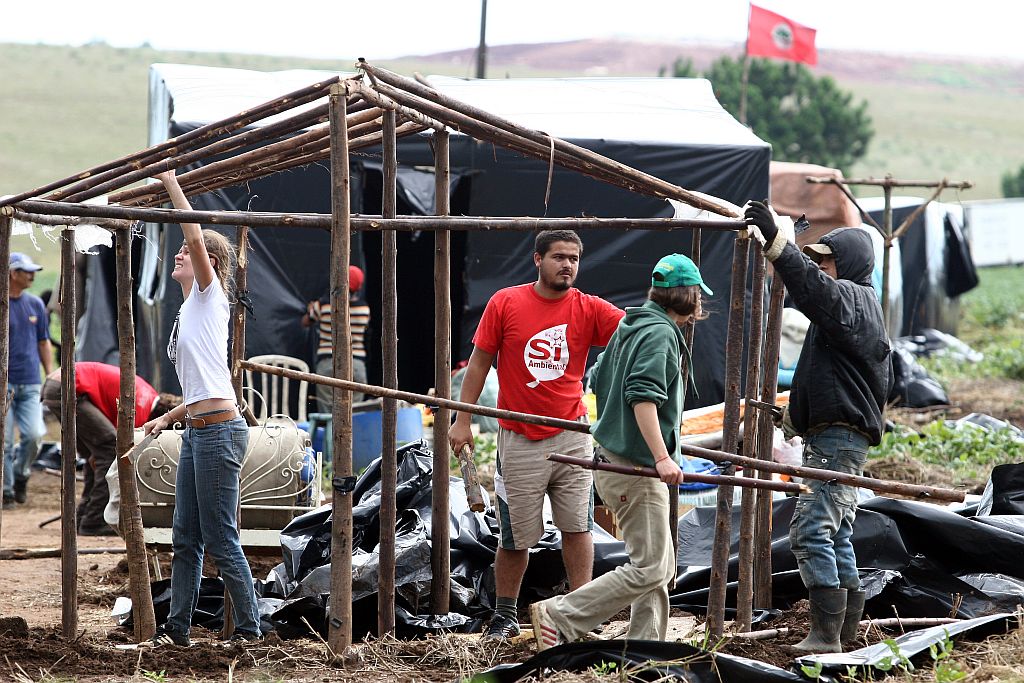 Saída pacífica: cerca de 45 integrantes do MST ainda estavam na fazenda invadida | Henry Milleo/Gazeta do Povo