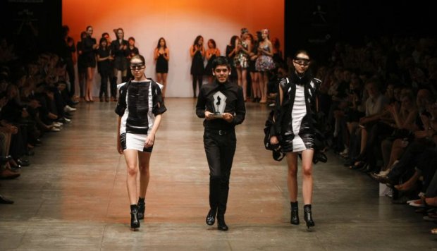 Muito emocionado, Acácio Neto recebu o Prêmio João Turin de Incentivo a Novos Designers | Antonio Costa - Agência de Notícias Gazeta do Povo