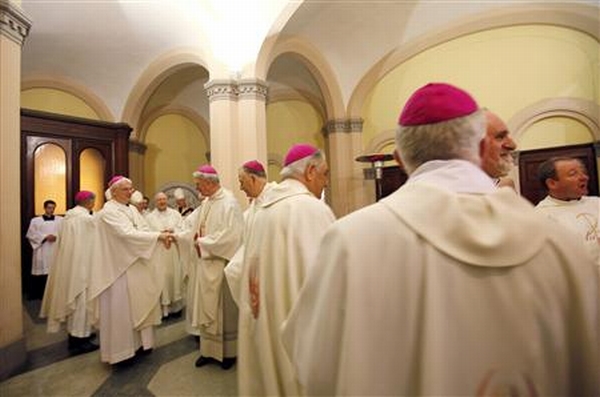 Bispos irlandeses se reunem com o papa Bento XVI para discutir escândalos sexuais | Reuters