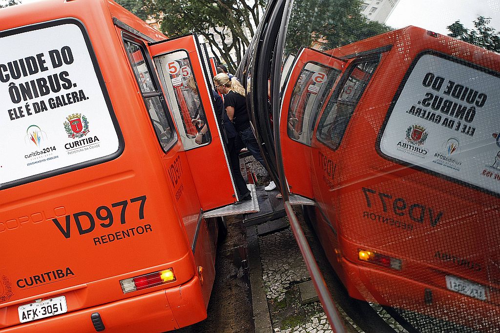 Atrasos dos veículos e conduta dos motoristas e cobradores devem gerar perdas para empresas | Rodolfo Bührer/Gazeta do Povo