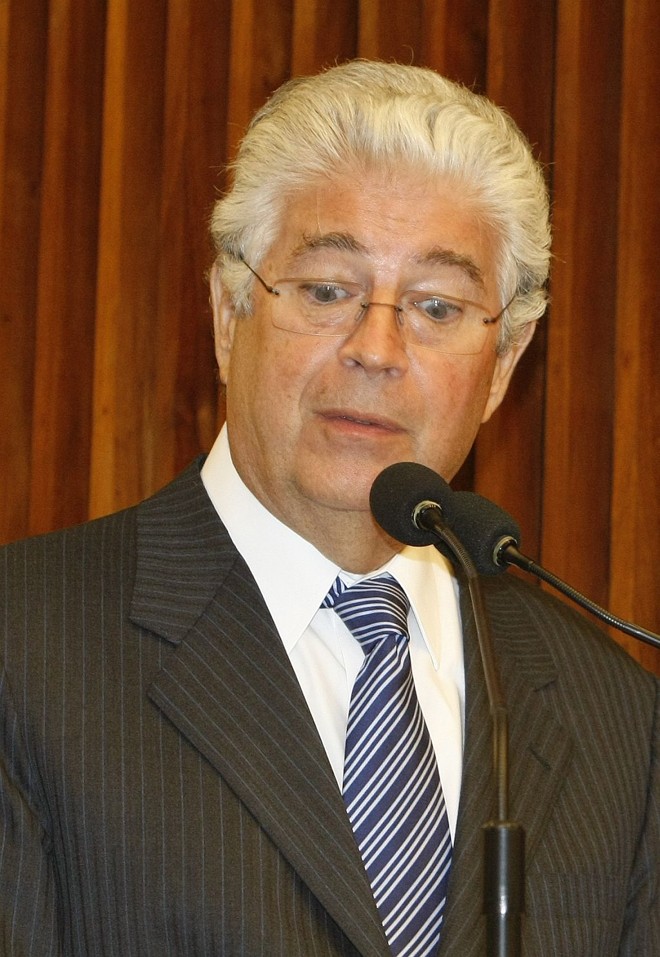 Requião: de saída. |