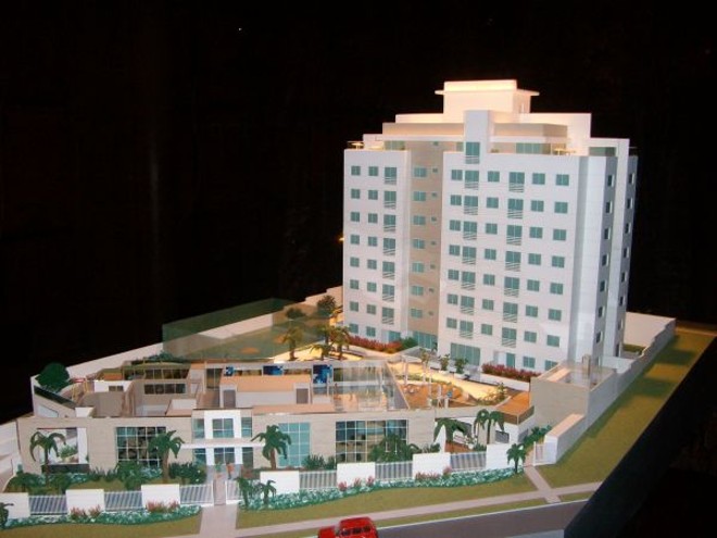 Maquete montada para o plantão de vendas do edifício Joy, da construtora LN | 