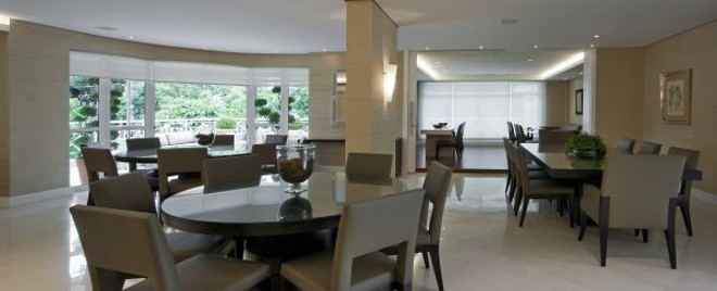 O projeto de Wodzinsky revitalizou a área social do edifício La Maison. O salão de festas ganhou espaço para até 50 pessoas | 