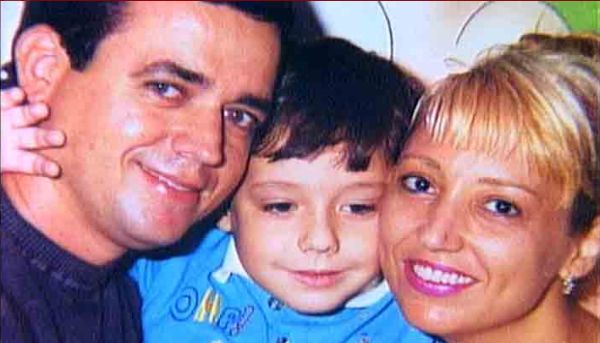 João Hélio com os pais Elson e Rosa Cristina | Arquivo pessoal / Divulgação