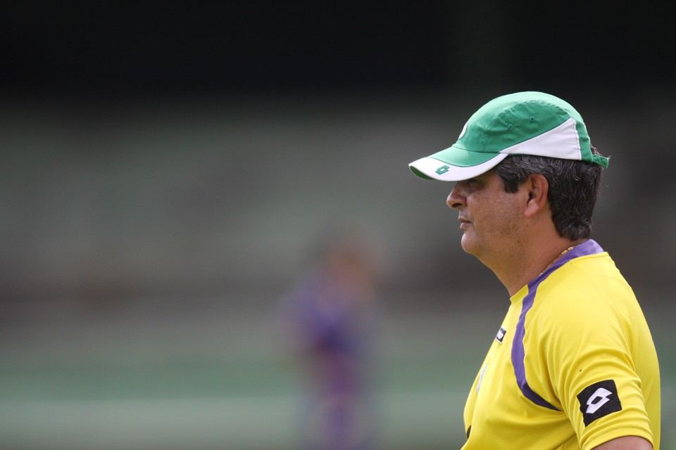 Sem Rafinha, Ney Franco terá a semana para observar Triguinho e Ariel antes de definir o time que pega o ACP | Giuliano Gomes / Agência Gazeta do Povo
