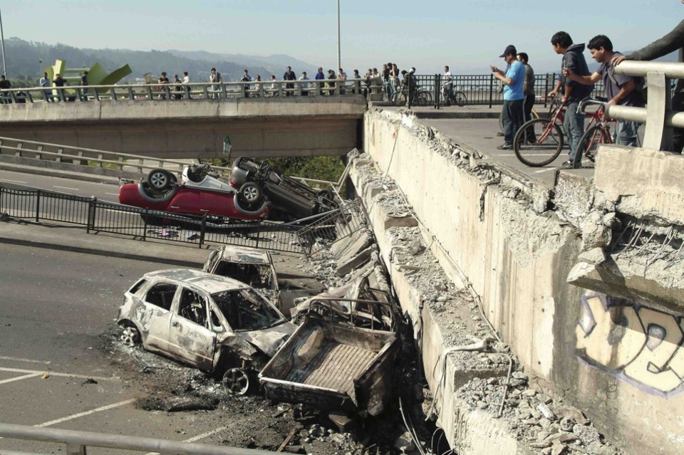 Rodovia é destruída com o terremoto que atingiu o Chile | Reuters