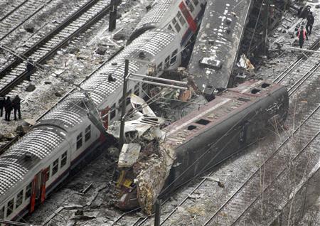 Dois trens de passageiros bateram de frente perto de Bruxelas, na Bélgica, nesta segunda-feira | Reuters