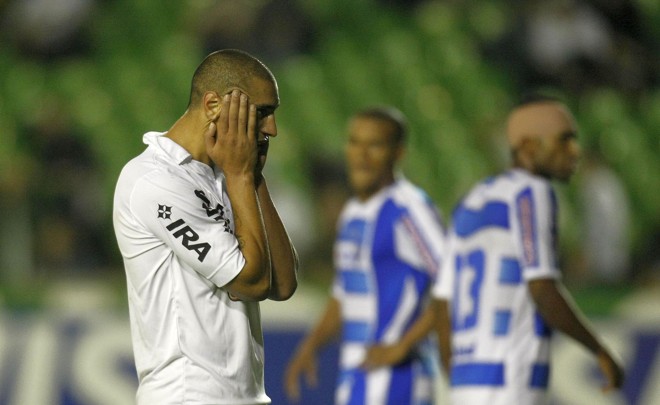 Ariel tentou, mas não conseguiu ajudar o Coritiba nesta quarta-feira | Pedro Serápio / Agência de Notícias Gazeta do Povo