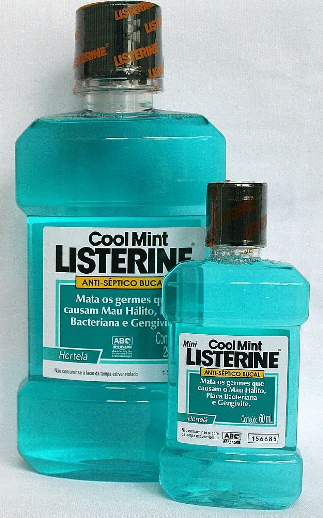 Para levar na bolsa - O Listerine lançou no evento uma embalagem miniatura, que pode ser carregada na bolsa, para ser usada em diversas ocasiões, como no trabalho, na balada, depois do almoço ou após o jantar fora de casa. O conteúdo é o mesmo do original e rende até três enxagues bucais. Preço sugerido: R$ 3 |