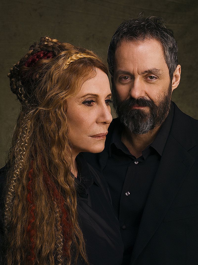 Renata Sorrah e Daniel Dantas em Macbeth, peça de Shakespeare que é como uma casa que não se pode explorar completamente | Nana Moraes/Divulgação