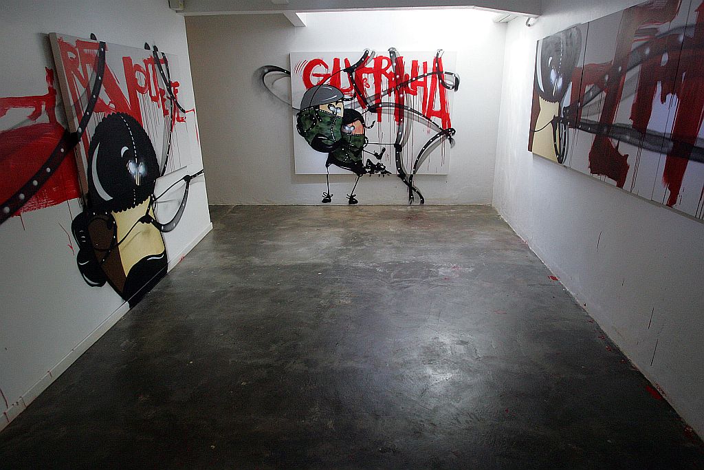 Baycroc, a batata guerrilheira grafitada por Caio Augusto Bill nas esquinas de Curitiba, invade a galeria, uma das boas novidades no cenário local de artes plásticas | Fotos: Hedeson Alves/Gazeta do Povo