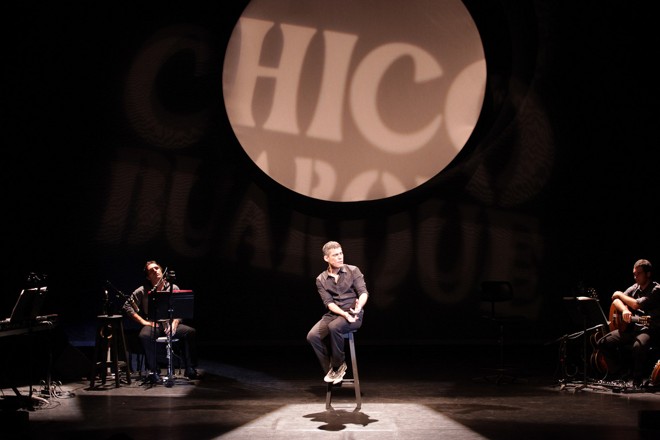 Peça relembra os musicais baseados em obras de Chico Buarque |