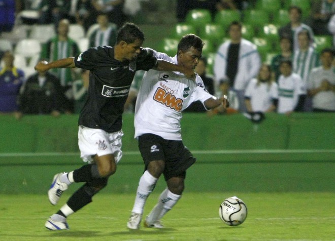 Renatinho teve atuação destacada, embora não tenha conseguido ajudar o time a vencer |