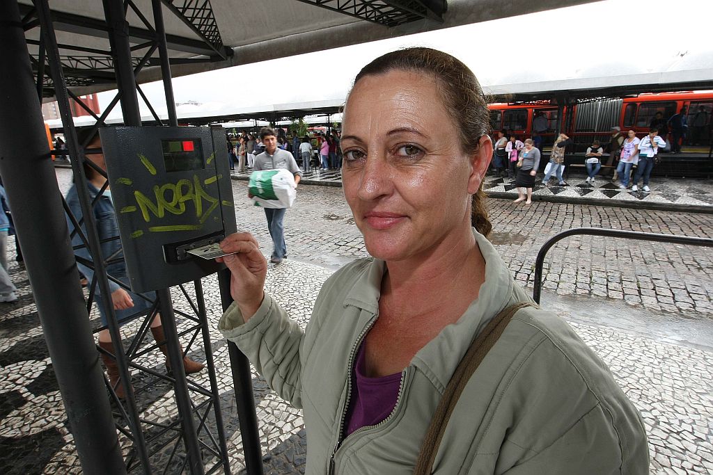 Jane Flores: longo caminho para tentar liberar passagens | Ivonaldo Alexandre/Gazeta do Povo