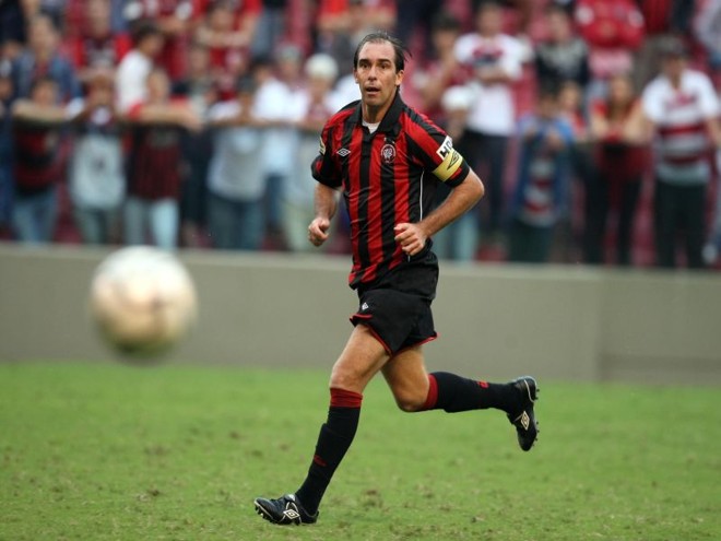 Constante, Paulo Baier foi o maestro do Atlético na goleada na Arena |