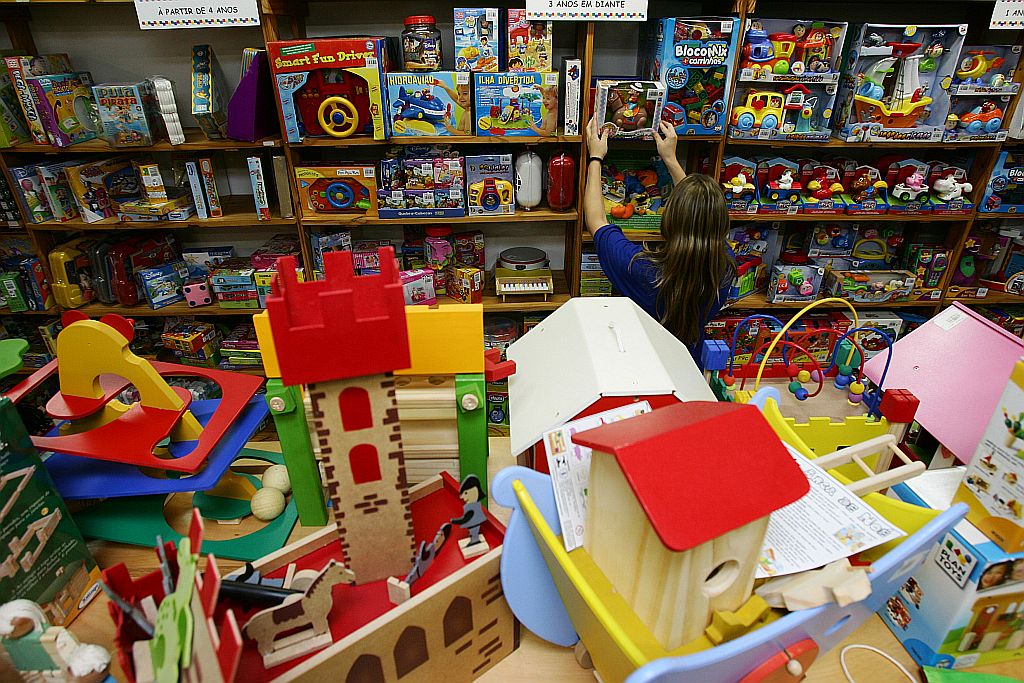 O Dia das Crianças de 2012 trouxe ânimo ao varejo apoiado ao feriado prolongado que levou o consumidor, em todo o país, a antecipar as compras para a data | Daniel Derevecki/Gazeta do Povo