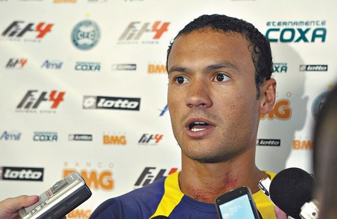 Jéci recorre aos números para defender sua parceria com Pereira, que tem apoio irrestrito do técnico Ney Franco |