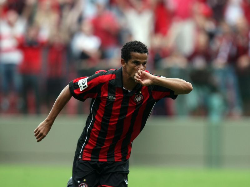 Bruno Mineiro marca duas vezes e chega ao 11º gol no Estadual | Albari Rosa / Agência de Notícias Gazeta do Povo