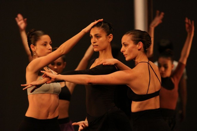 Os Duplos: coreografia inédita de Maurício de Oliveira para a São Paulo Cia. de Dança | 