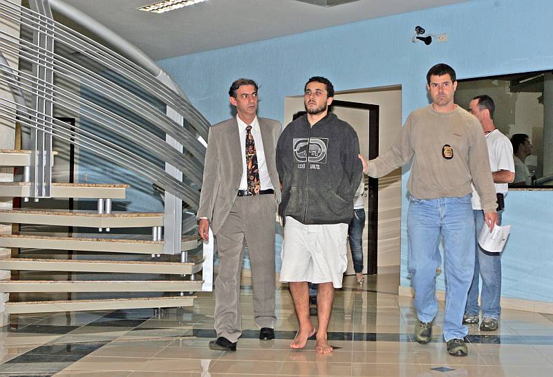 Carlos Eduardo Nunes está preso na sede da Polícia Federal em Foz do Iguaçu pelo assassinato do cartunista Glauco | Christian Rizzi / Agência de Notícias Gazeta do Povo