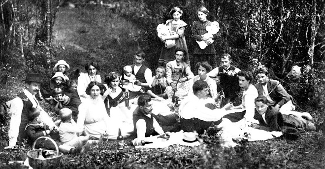 Programa de domingo: piquenique familiar nos arredores de Curitiba, no século 20 | 