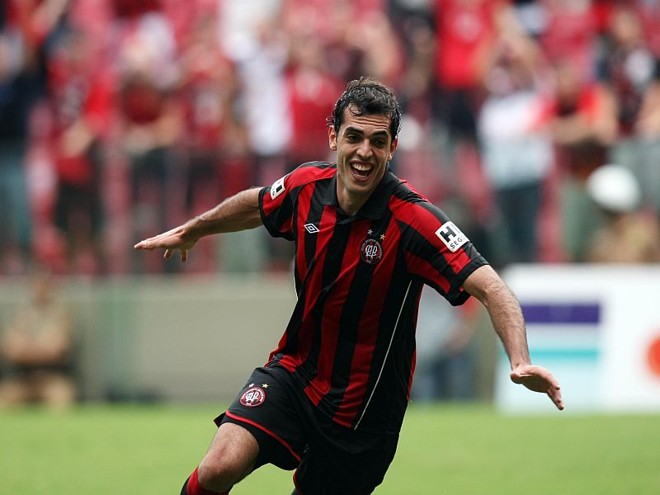 Rhodolfo fez três gols nos três últimos jogos | 