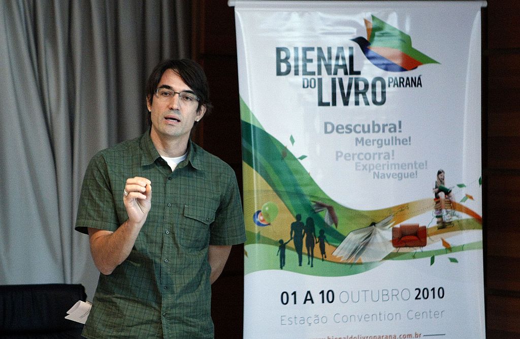 Rogério Pereira, editor do jornal literário Rascunho, assumiu o desafio de fazer uma curadoria ampla para um público indefinido | Valterci Santos/Gazeta do Povo